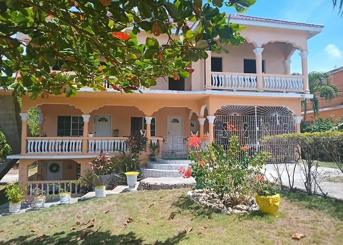 Cindy'S Garden Stay