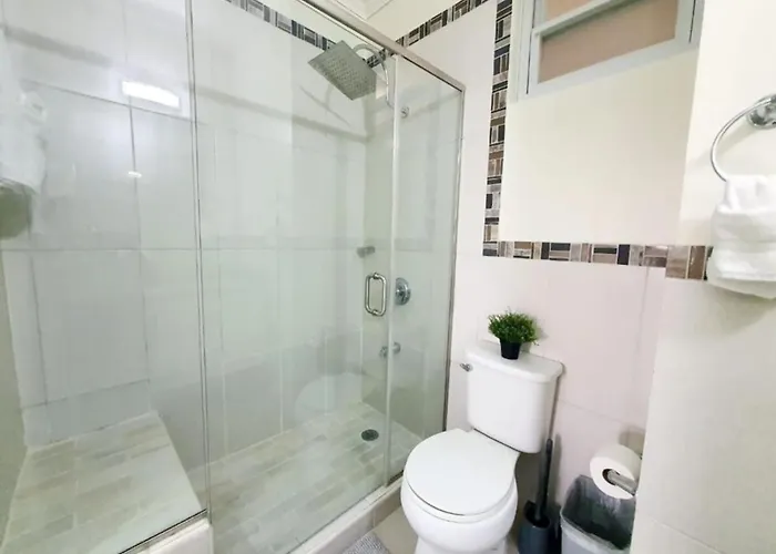 Choose To Be Happy At Ei8Ht - Super Studios And 1-Br Penthouse Apartment